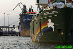 Greenpeace blocks the toxic tanker Probo Koala