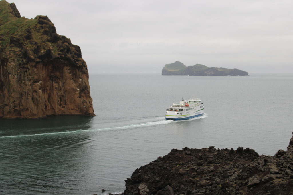 The ferry leaving the Heimaey harbor