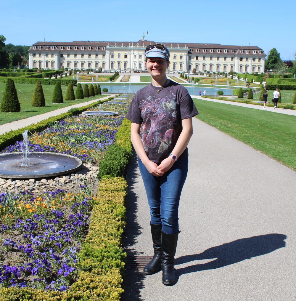 Julia in front of chateau Ludwigsburg 